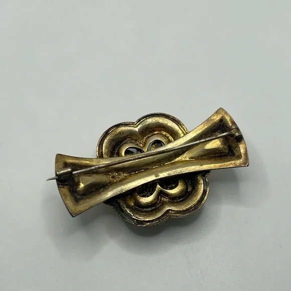 Victorian gold tone brooch pin purple rhinestones mother of pearl c clasp flower